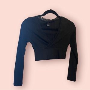 SHEIN lace crop top​​